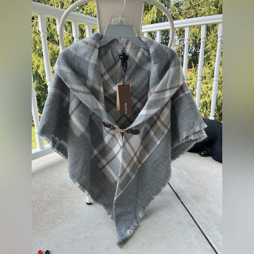 Plaid Shaw with clasp